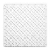 Vit plastis hockeygolv tile med rutmönster, speciellt designad för dryland träning och träning utan skridskor.